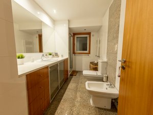 Golden Waves Surf and Yoga Lodge Portugal 7